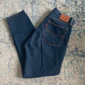 Levi’s High Rise Wedgie Icon. Size 28. Good Condition.